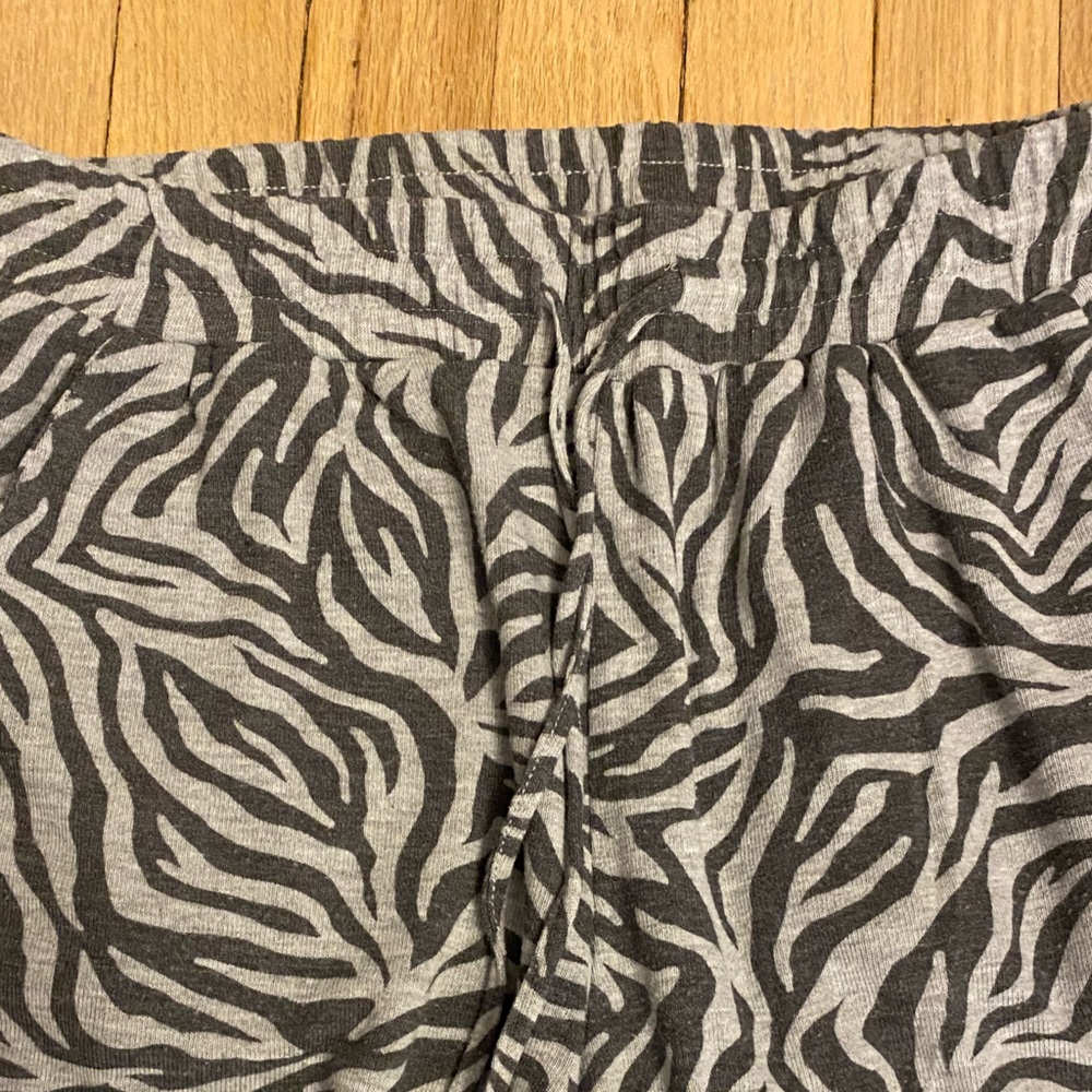 1.State Gray Zebra Print Xs Joggers - image 5